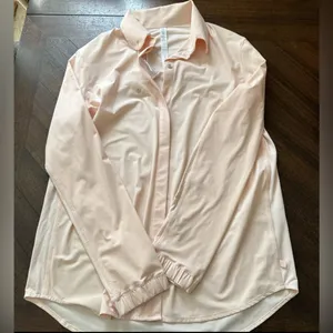 NEW WITH TAG -‎ !!RARE !!! Lululemon Day Trip Pink| SIZE: 8 thumbnail 1