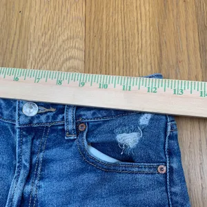 American Eagle Mom Straight‎ Jeans Distressed Medium Wash Blue Size 2 Regular thumbnail 2