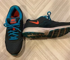 Nike Women’s Relentless 4 Aeroply Grey and Light Blue Sneakers Size 7.5 thumbnail 1