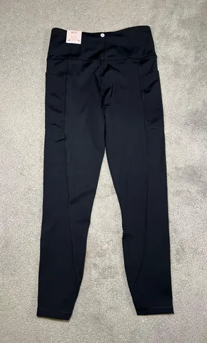 NWT Victoria’s Secret Sport Essential Legging High Rise Size Small Short 7/8 length thumbnail 4