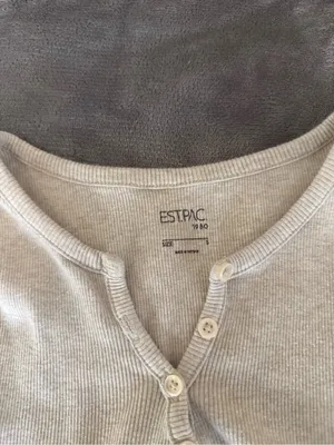 PacSun Women's Sleeveless Henley Cropped Tank Top in Beige thumbnail 3