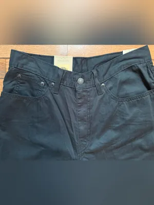 Levi's High Waisted Black Cotton Mom Jeans NWT Size 30x30 (10) Tapered Leg Denim thumbnail 5