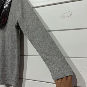 Walt Disney World Sweatshirt M Sequin Hooded Gray Silver Graphic Distressed thumbnail 10