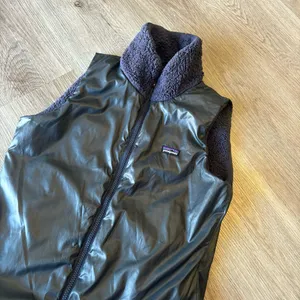 Women’s Patagonia Reversible Los Lobos Vest thumbnail 7