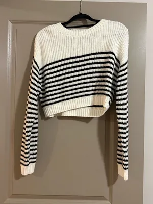 Garage Sweater Cropped thumbnail 1