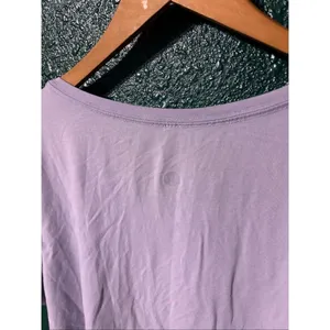 Lululemon Purple T-Shirt Relaxed Sz Medium thumbnail 3