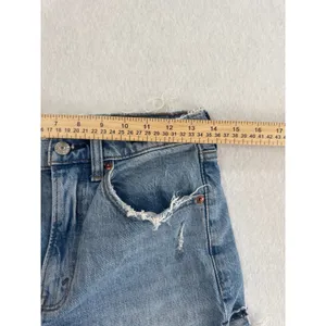 Abercrombie & Fitch High Rise Mom Shorts Light Wash Distressed Denim Size 26 2 thumbnail 3
