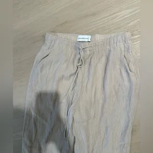 Abercrombie & Fitch Beige Textured Pants thumbnail 2