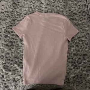 Hollister tee thumbnail 2