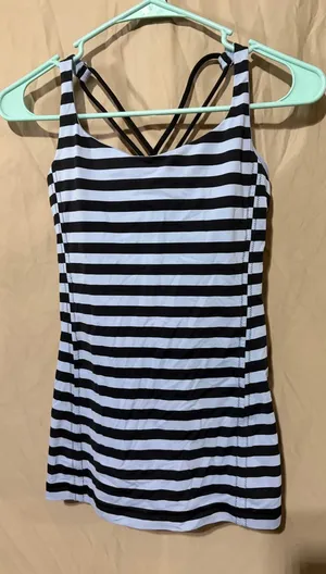 Lululemon tank top thumbnail 1