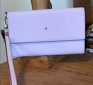 Kate Spade wristlet thumbnail 1