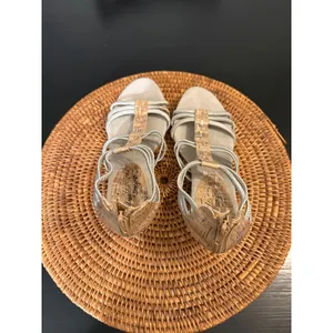 Dexflex Comfort Womens Silver Strappy Cork Wedge‎ Sandals Back Zip Size 8 thumbnail 3