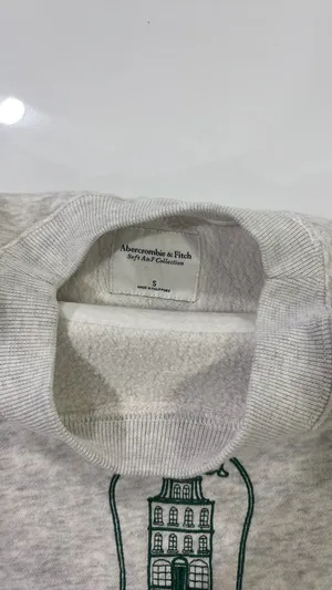 Abercrombie Crewneck thumbnail 2
