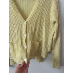 ATM S Cashmere Deep-V Cardigan in Light Yellow thumbnail 4