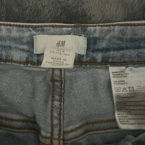 H And M Mom Jeans thumbnail 3