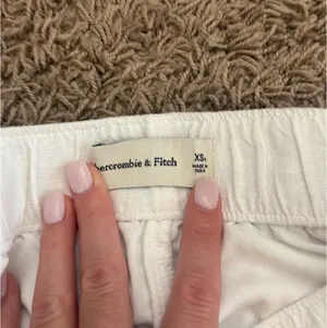 White Linen Shorts Abercrombie thumbnail 3