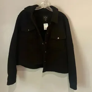 Love Tree Black Snap Closure Collared Shacket Semi Crop Size Large #400 thumbnail 2