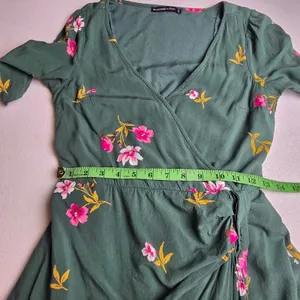 Abercrombie & Fitch Green Floral Faux Wrap Mini Dress Short‎ Sleeve Womens Small thumbnail 7