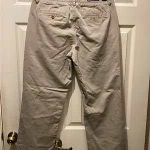 Women’s vineyard vines khaki trousers 32 x 32 thumbnail 4