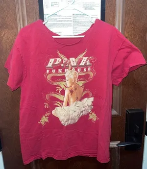 Pink Funhouse 2009 Concert Tour T-Shirt Size M thumbnail 1