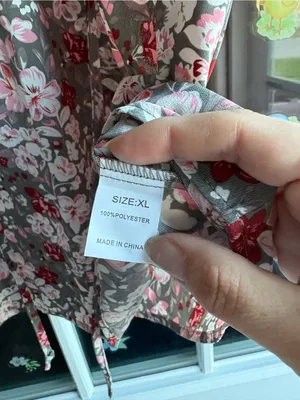 Floral V-Neck Women's blouse in Pink & Red thumbnail 3