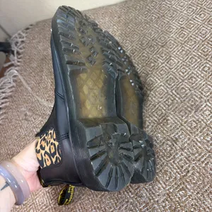 Dr. Martens Air Wair Boots Sz 6l Black Leather W/ Faux Leopard Fur Lining Grunge thumbnail 6