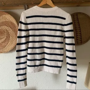 ☀️ Abercrombie knit navy and white stripe sweater thumbnail 2