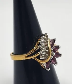 Vintage Contempo Gold Tone Purple & Clear Crystal Cocktail Ring (9) thumbnail 2