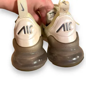 Nike W Air‎ Max 270 Shoes Sneakers in Barely Volt / Black Summit White Sz 9.5 thumbnail 6
