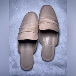 LAICIGO Suede Flat Mules Closed Square Toe Backless Loafers Beige Tan 9.5 thumbnail 3