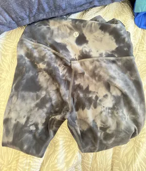 Tie dye lululemon leggings size 4 28’ thumbnail 1