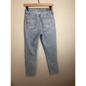 American Eagle Mom Jean High Rise Strigid Light Wash Denim‎ Blue Womens 0 Short thumbnail 3