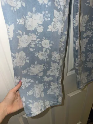 Madden Girl Floral Jeans thumbnail 6