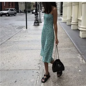 Realisation Par Silk Amelia Midi Slip Dress in Poison Ivy S thumbnail 7