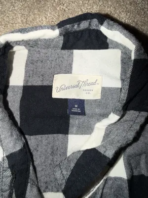 Universal Threads Flannel Shirt women’s medium thumbnail 3