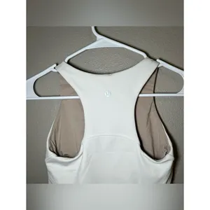 Lululemon Invigorate Training White Cropped Athletic Tank Top Women’s Size 2 thumbnail 8