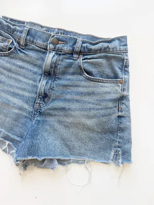 American Eagle Highest Rise 90’s Boyfriend Jean Shorts Size 8 thumbnail 3