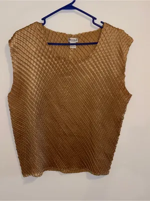 NICOLA Quilted Sleeveless Tank in Bronze-Gold thumbnail 1