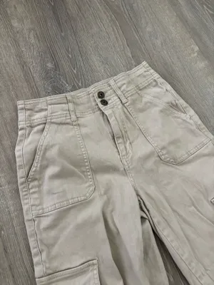 High-Rise Straight Leg Cargo Pants thumbnail 2