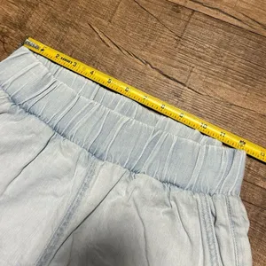 Topshop Light Wash Denim Pull On Elastic High Waist Retro Jort Shorts Size 4 thumbnail 6
