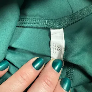 NVGTN Solid Seamless Leggings Women's XS Emerald Green thumbnail 6