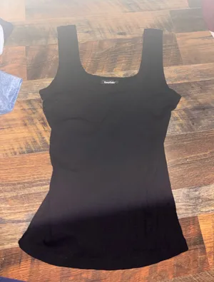 Black tank top Size M thumbnail 1