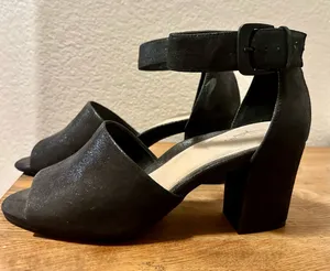 T Tahari Women’s Black Suede Ankle Strap Heeled Sandal Size 9.5 M thumbnail 1