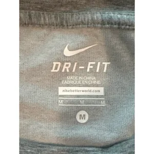 Nike Dri-FIT Gray Pullover Top Women's Medium Long‎ Sleeve Athletic Wear medium thumbnail 3