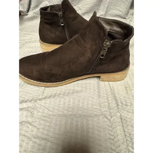 Cisco Kid Bootie Size 10 Dark‎ Brown Suede 1 Inch Heel. Womens. thumbnail 5