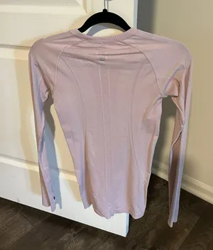 Lululemon Swiftly Tech Long Sleeve thumbnail 2