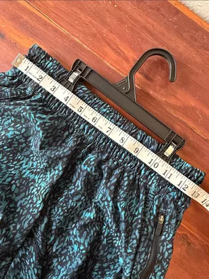 Lululemon shorts Tracker LR Short Animal Print thumbnail 5