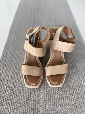 Steve Madden Beige Tan Genuine Suede Leather Espadrille Wedge Sandals Sz 6.5 thumbnail 2