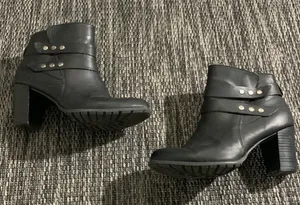Jaclyn Smith Ankle Boots Size 8 thumbnail 1