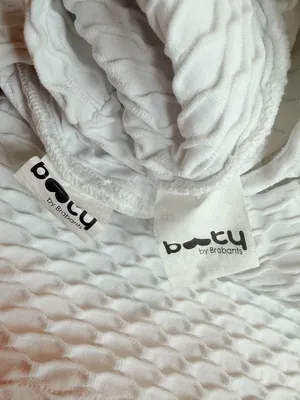 Booty by Brabants White Two Piece Workout Set Crop Top Shorts One Size Curvy thumbnail 15